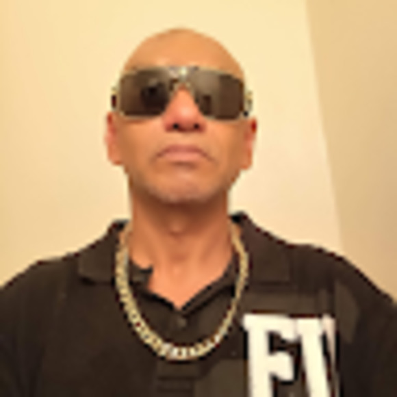 Meet your Posher, Ramiro - Picture 1 of 1